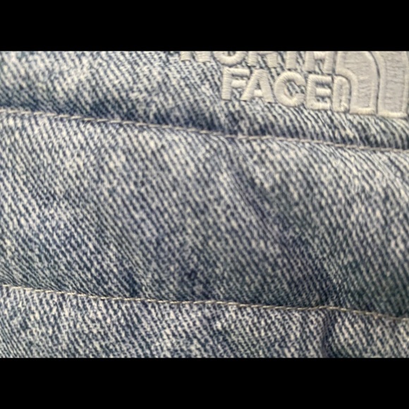 The North Face Girls Reversible Mossbud Jacket - Picture 8 of 10